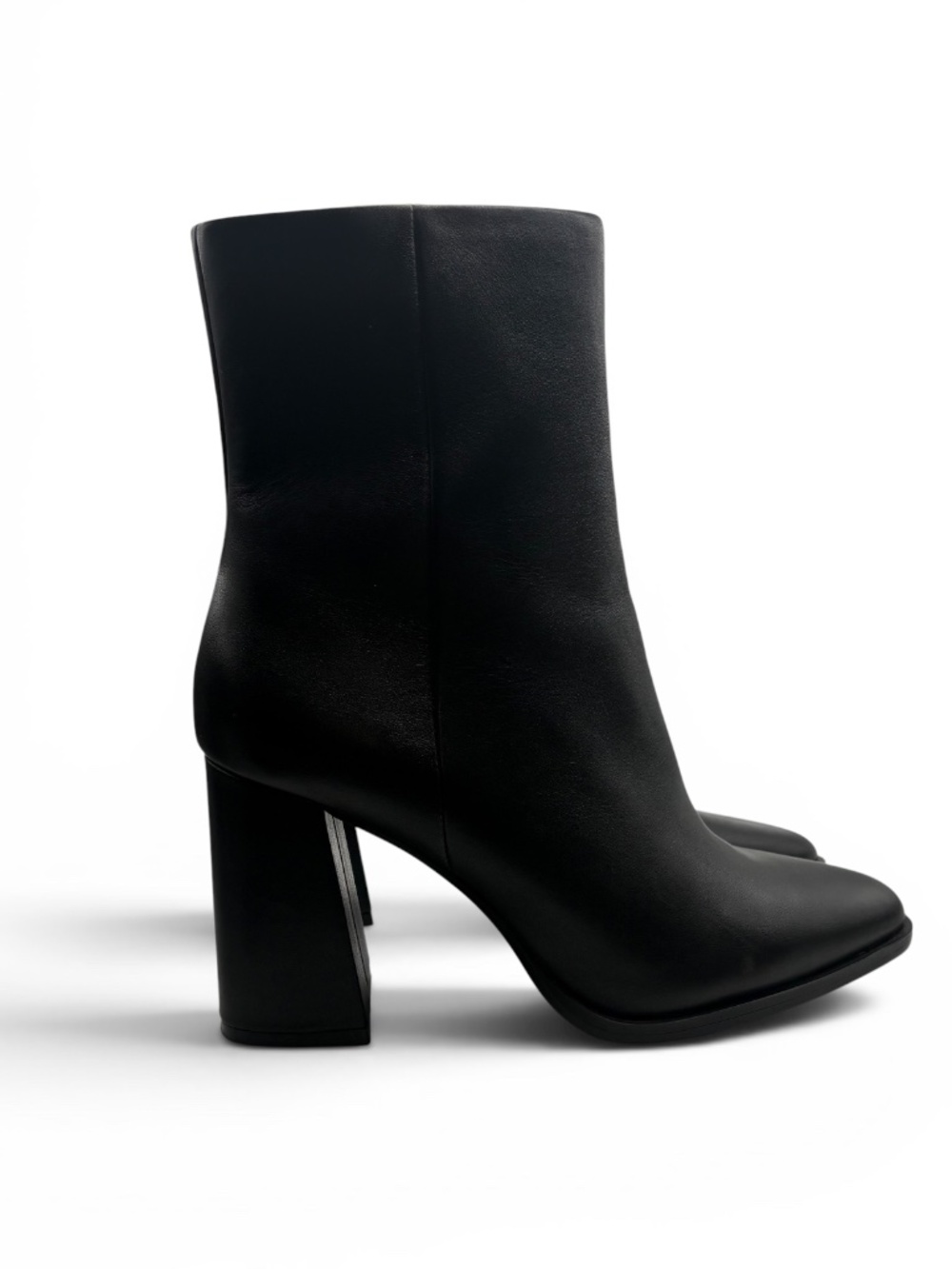 Zara Women’s Size 8 Block Heel Ankle Boot Black Leather Side Zipper Enclosure